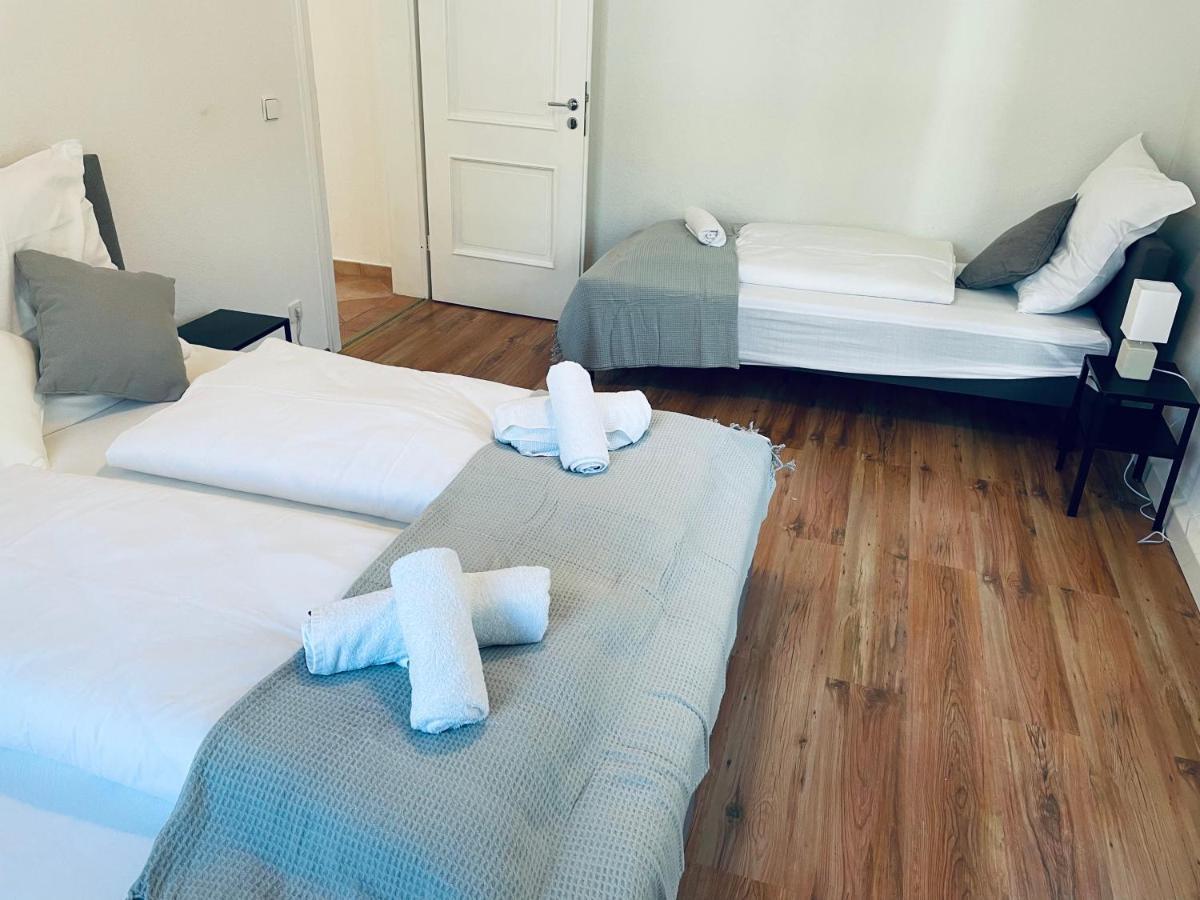 Black Forest Apartment บาเดน-บาเดน ภายนอก รูปภาพ